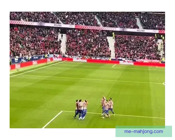 莫利纳爆射世界波扳平比分 绝平进球点燃全场激情 莫利纳爆射世界波扳平比分 绝平进球点燃全场激情